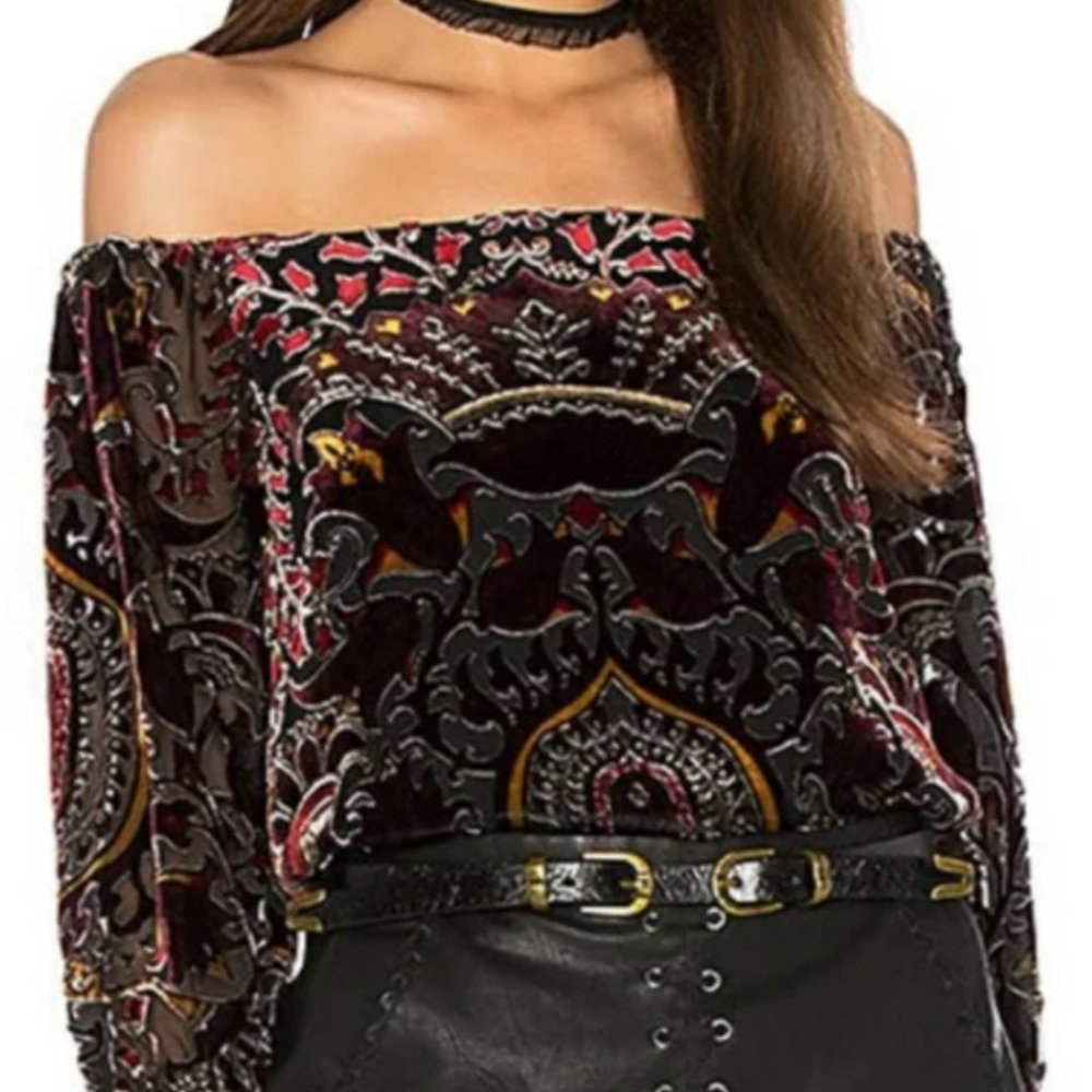 Alice + Olivia "Alecia" Off the Shoulder Burnout Velvet - Picture 5 of 9